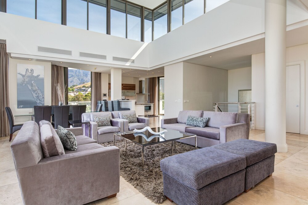 Superior Penthouse, 3 Bedrooms - Living Area