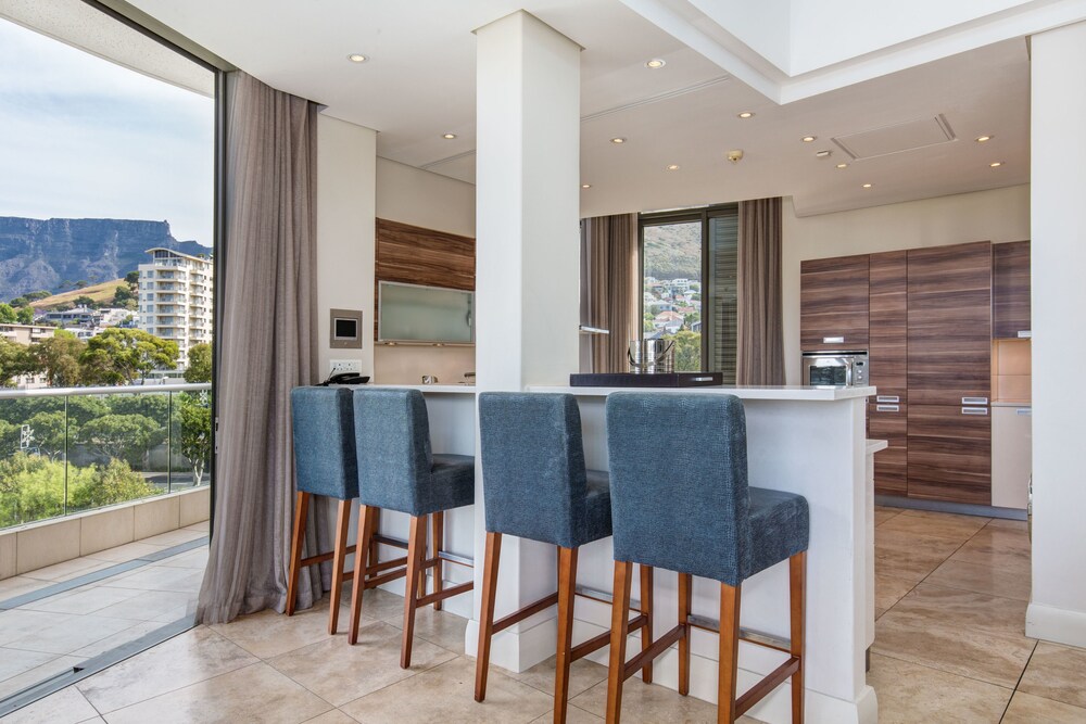 Superior Penthouse, 3 Bedrooms - In-Room Kitchen
