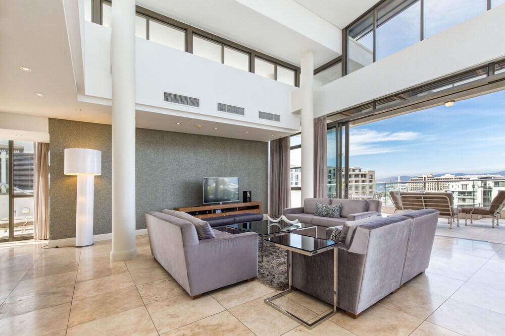 Superior Penthouse, 3 Bedrooms - Lobby Sitting Area