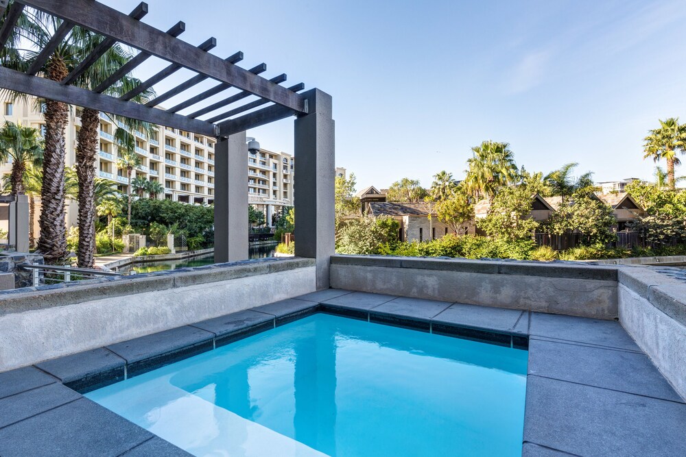 Superior Apartment, 2 Bedrooms - Outdoor Spa Tub