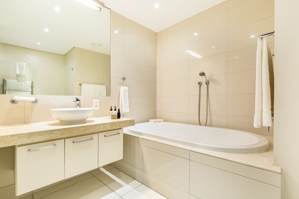 Superior Apartment, 2 Bedrooms - Bathroom