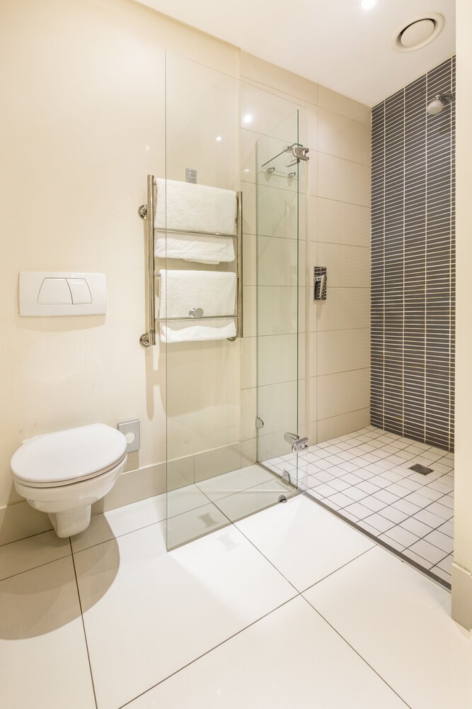 Superior Apartment, 2 Bedrooms - Bathroom