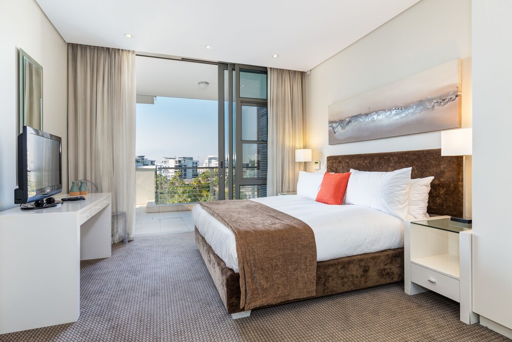 Luxury Apartment, 3 Bedrooms - Guestroom View