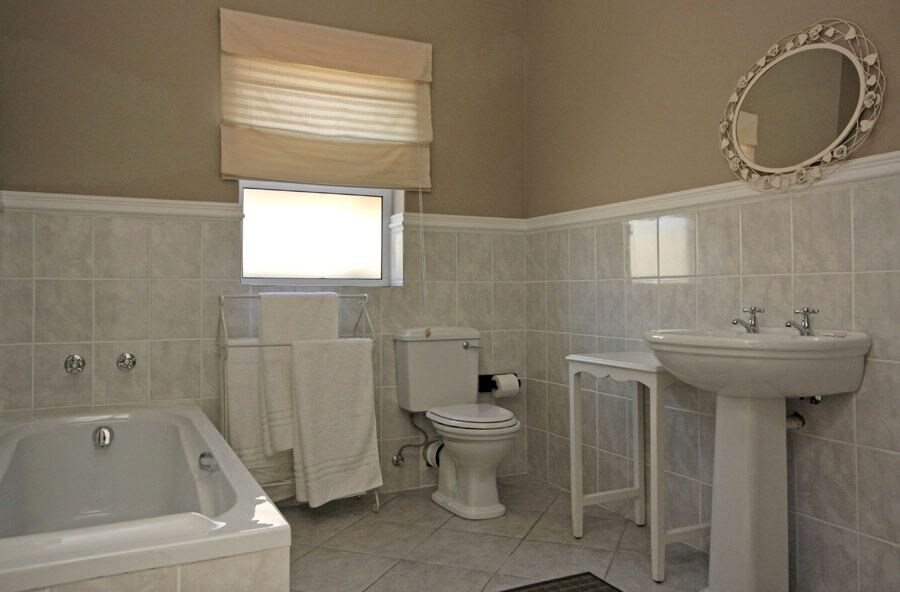 Classic Apartment, 2 Bedrooms - Bathroom