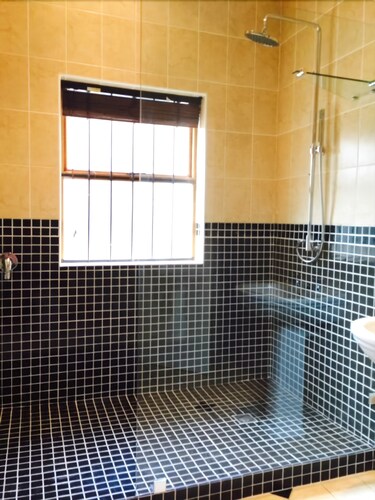 Luxury Apartment, 2 Bedrooms - Bathroom