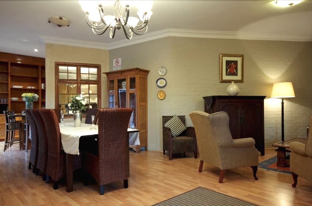 Luxury Apartment, 2 Bedrooms - Living Area