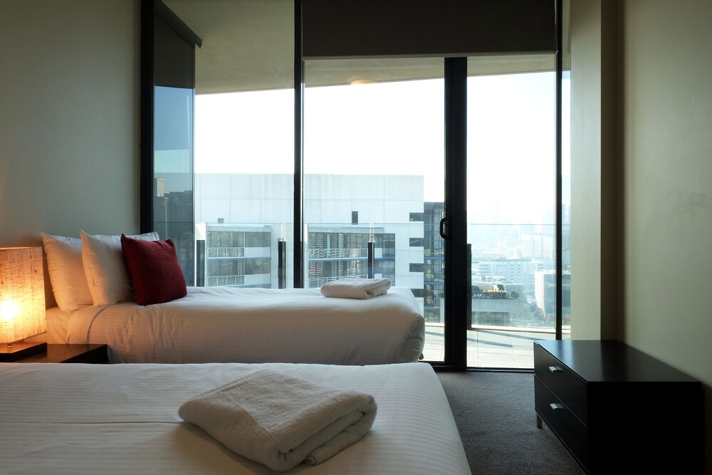 Majestic Three Bedroom Sub Penthouse Water View