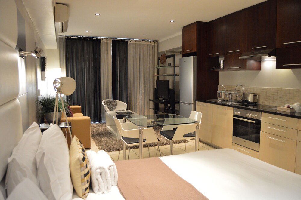 Studio Apartment - Guestroom