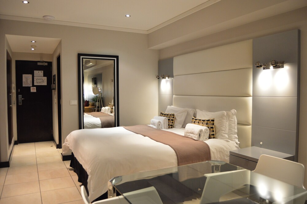 Studio Apartment - Guestroom