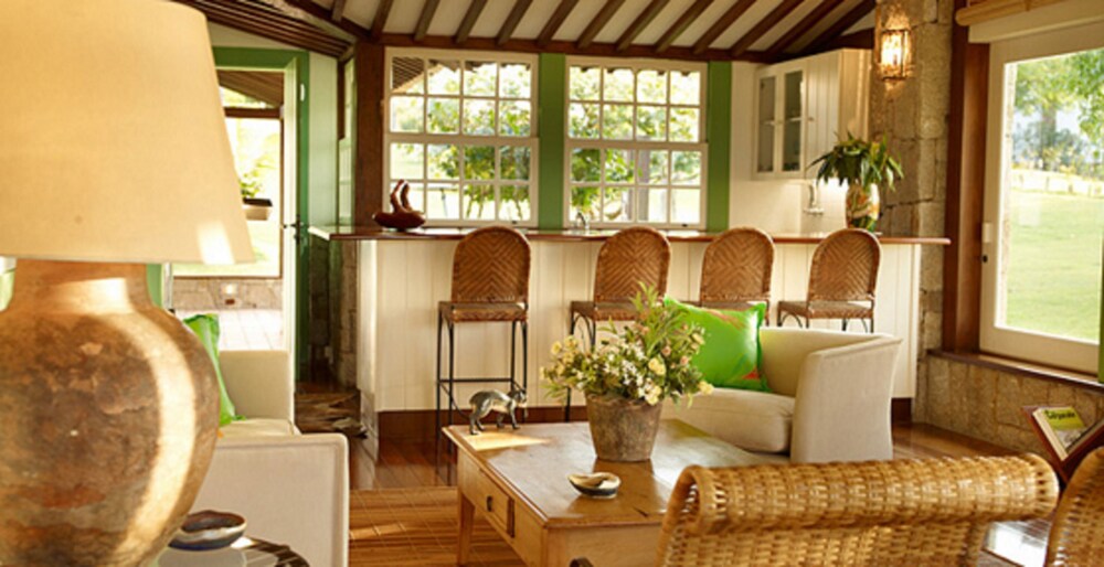 Hotel Lounge