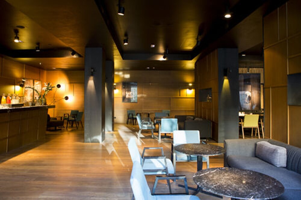Hotel Lounge