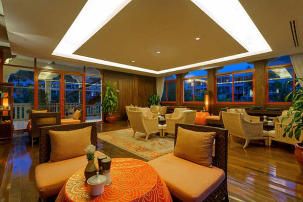 Hotel Lounge