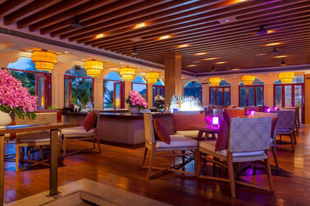 Hotel Bar
