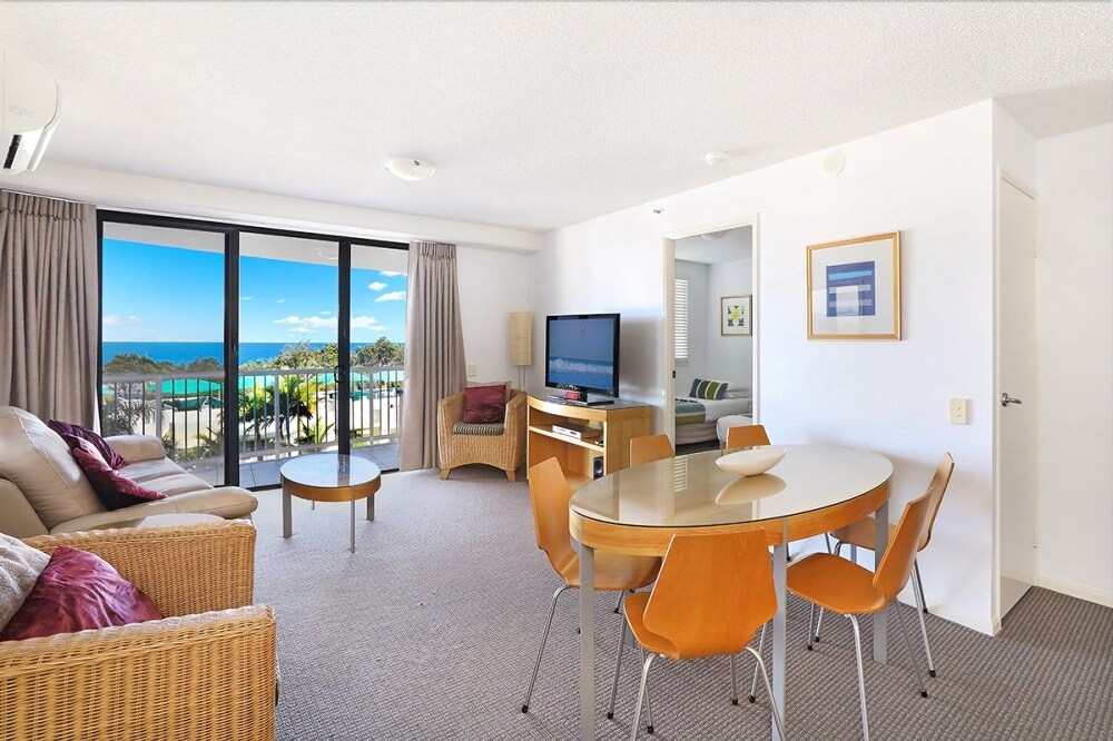 Catalina II, Standard 2 Bedroom Ocean View Apartment With Air- Conditioning - Living Area
