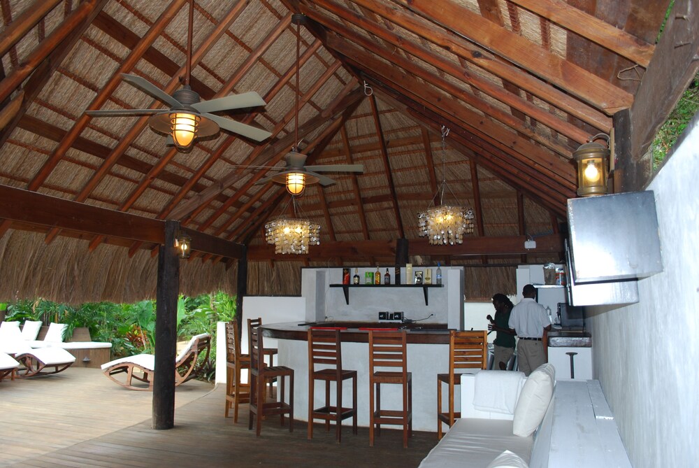 Poolside Bar