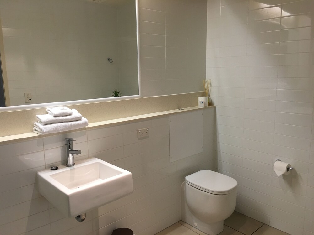 Luxury Apartment, 2 Bedrooms, Garden View - Bathroom