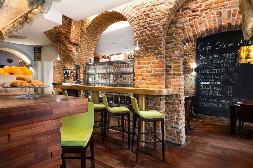 Hotel Bar