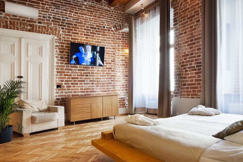 Luxury Suite, 1 Bedroom, Bathtub - Guestroom