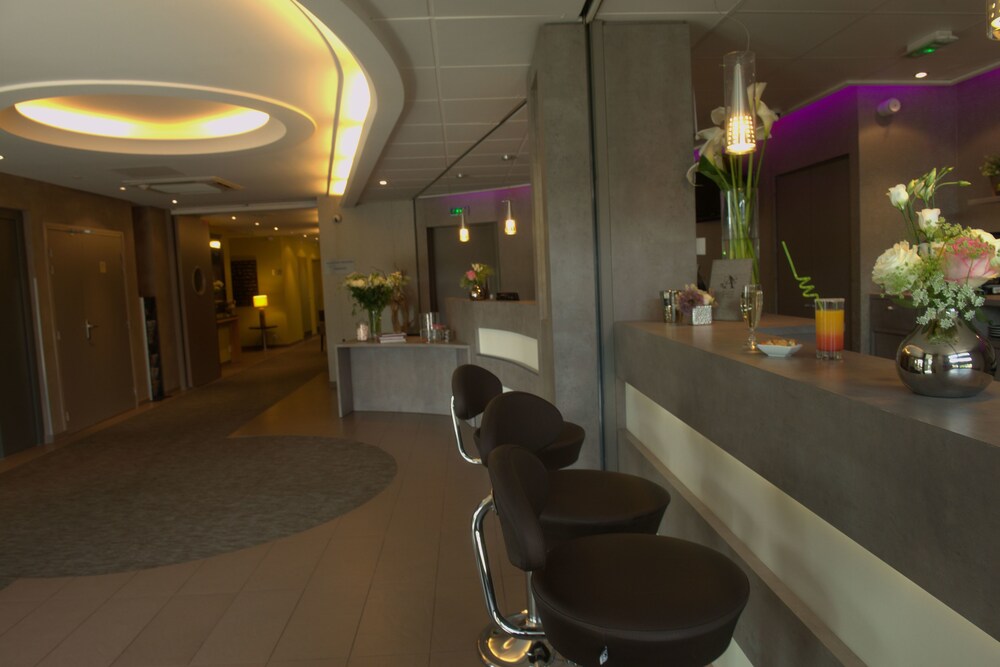 Hotel Lounge