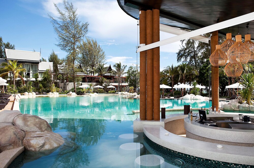 Poolside Bar