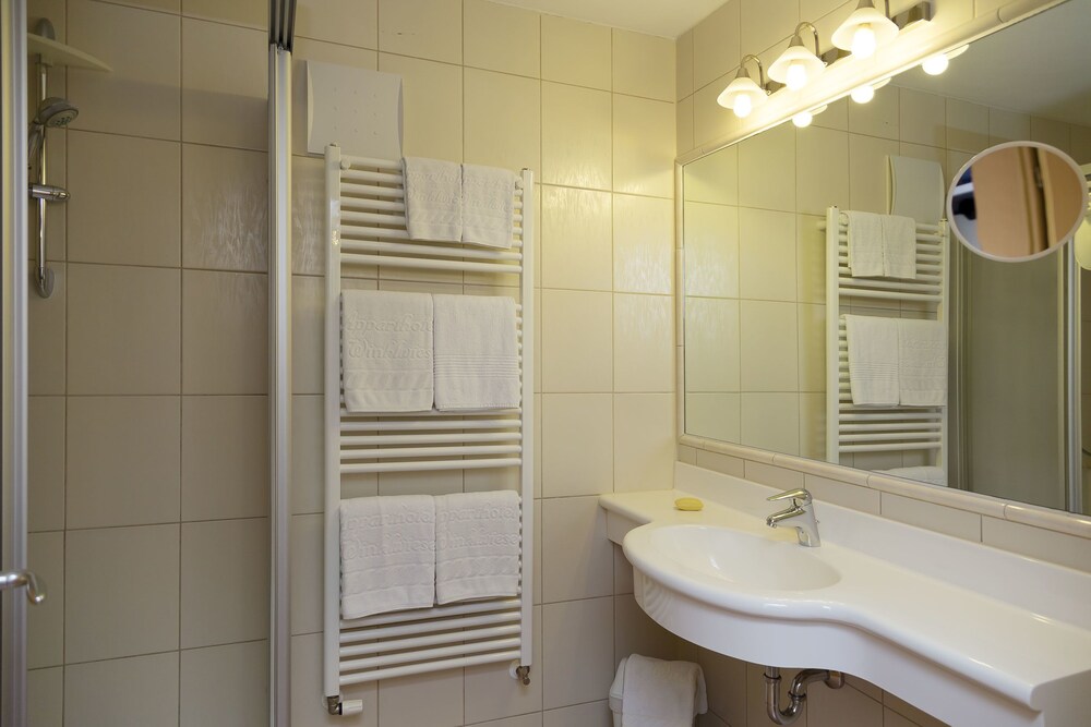 Studio (5 persons), additional cleaning fee € 50,00 not included in the price - payable at hotel - Bathroom