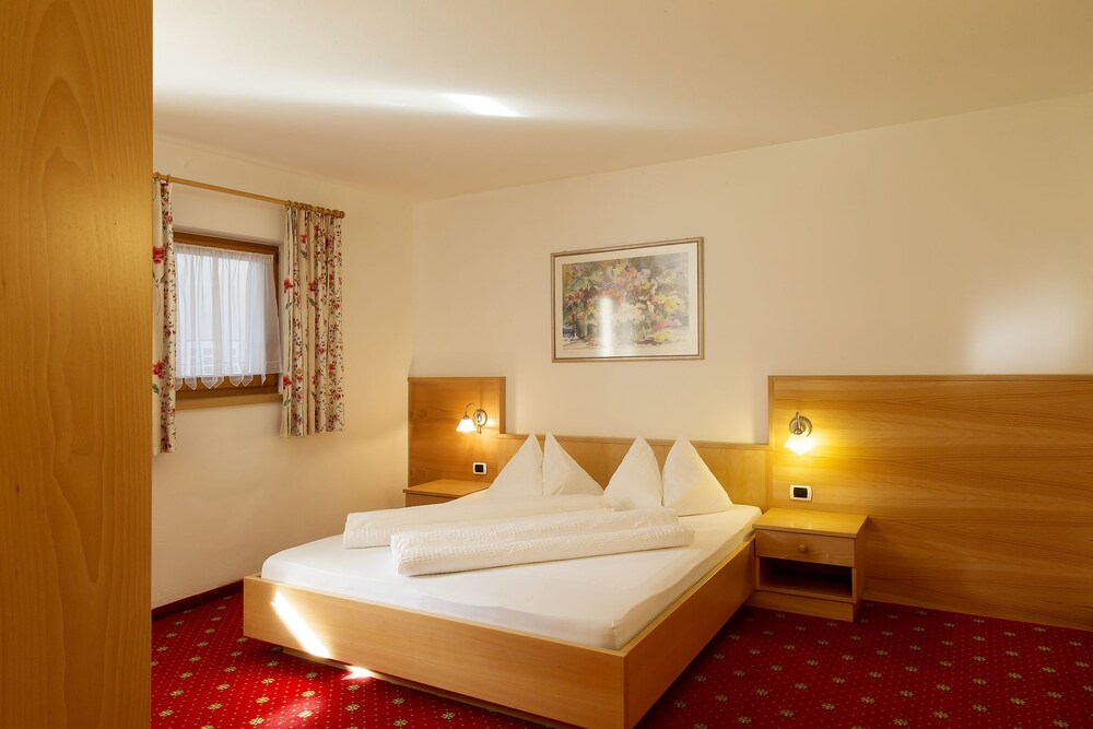 Studio (5 persons), additional cleaning fee € 50,00 not included in the price - payable at hotel - Guestroom