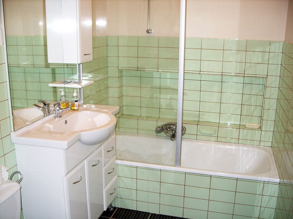 Studio - Bathroom