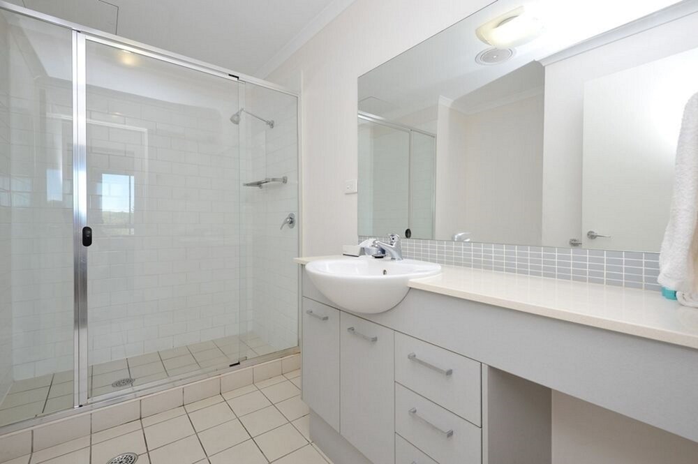 1 Bedroom Apartment - Bathroom