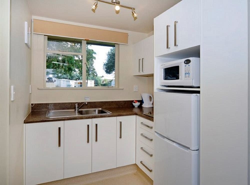 Studio Unit 9 - In-Room Kitchen