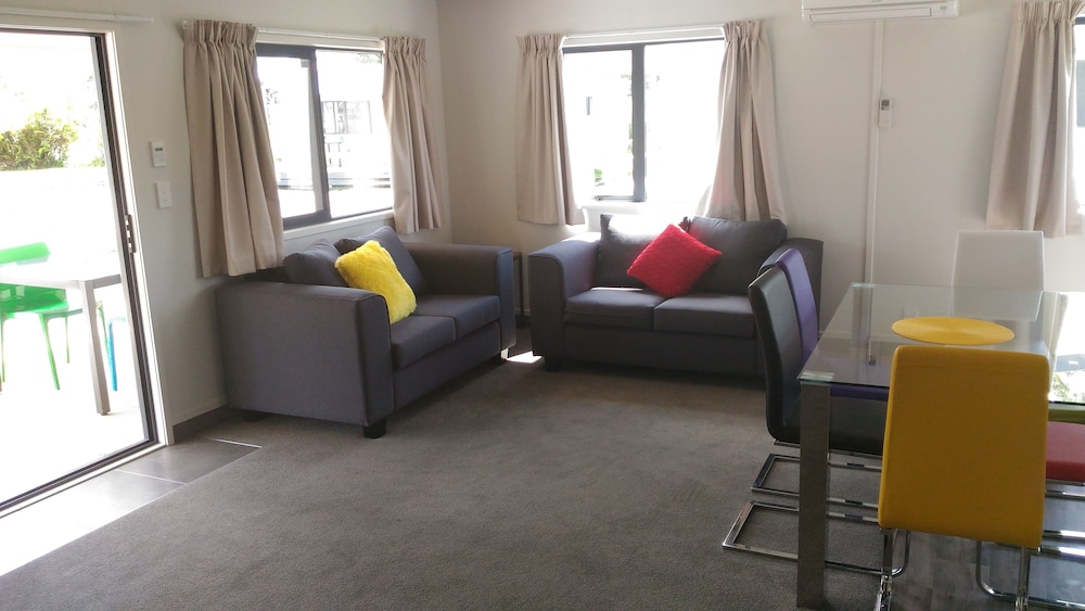Family Unit 19 - Guestroom