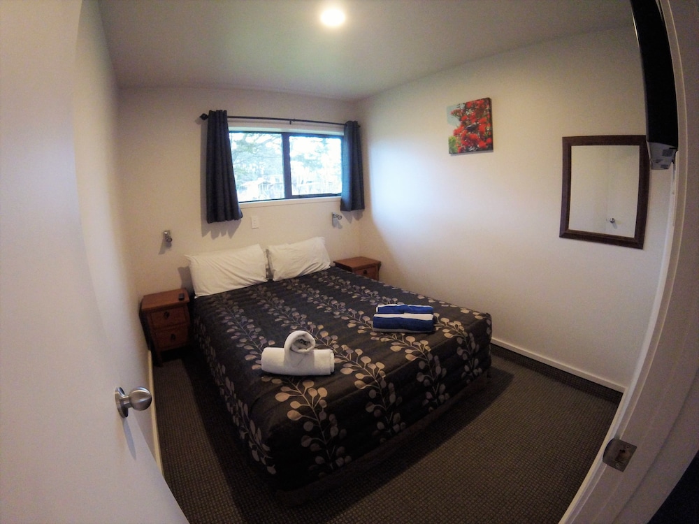 2 Bedroom Family Unit 5 - Guestroom