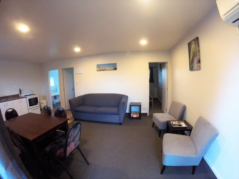 2 Bedroom Family Unit 5 - Living Area