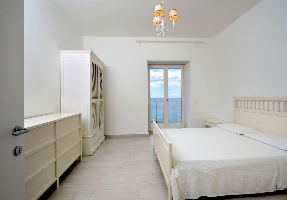 Family Apartment, 2 Bedrooms, Kitchen, Sea View - Guestroom