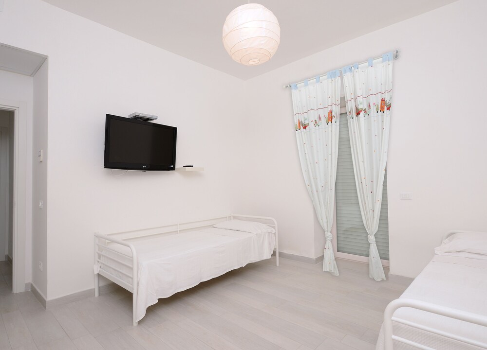 Family Apartment, 2 Bedrooms, Kitchen, Sea View - Guestroom