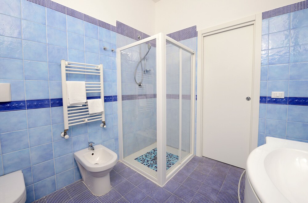 Family Apartment, 2 Bedrooms, Kitchen, Sea View - Bathroom