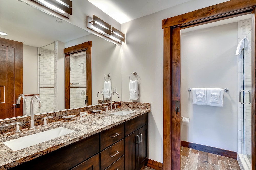 Condo, 4 Bedrooms - Bathroom