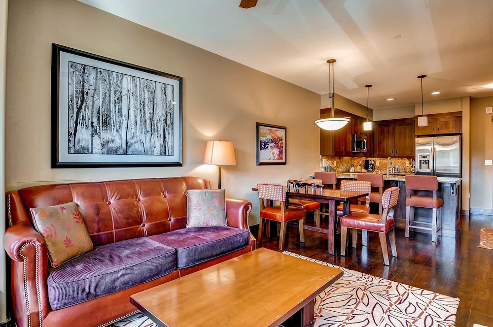 Condo, 1 Bedroom - Living Area