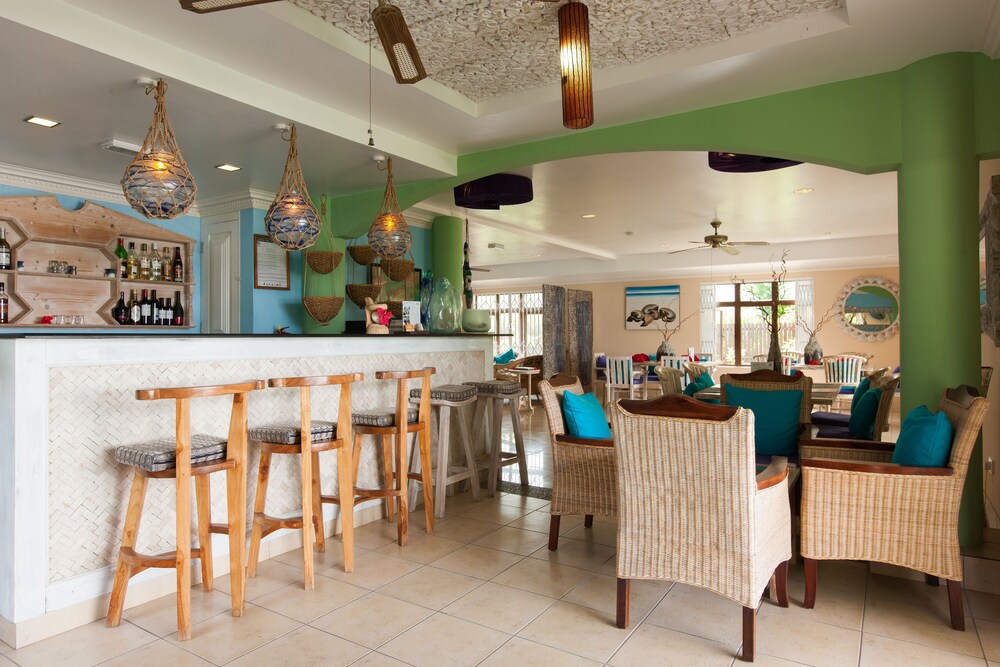 Hotel Lounge
