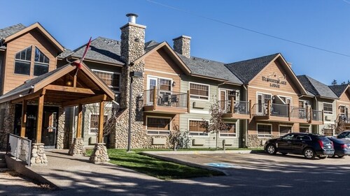 Elkwater Lake Lodge