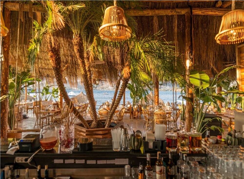 Hotel Bar