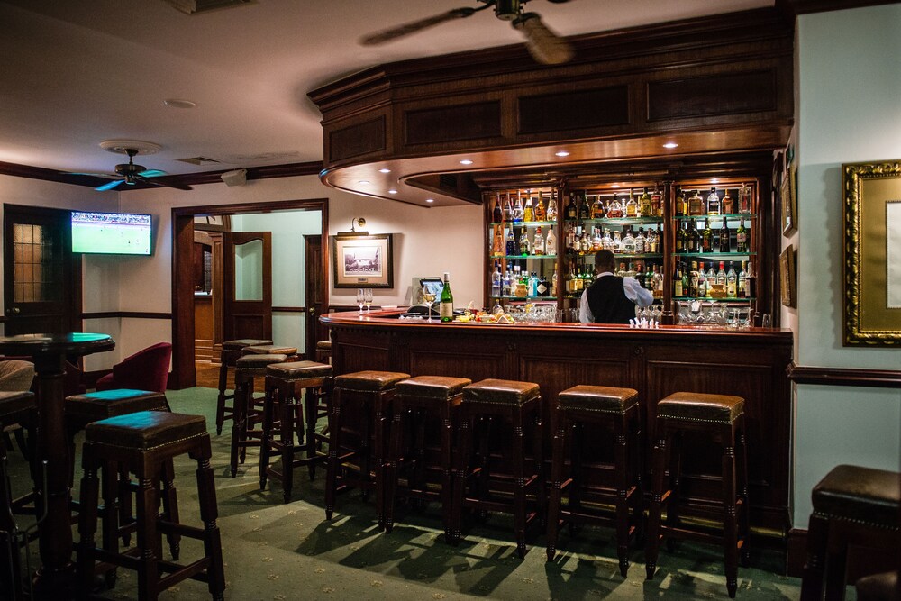 Hotel Bar