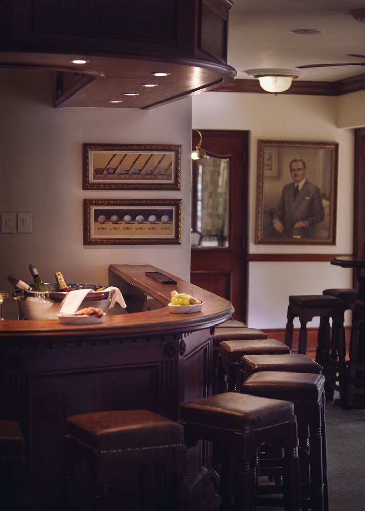 Hotel Bar
