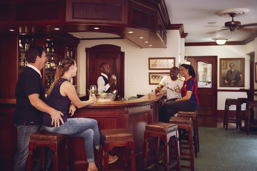 Hotel Bar