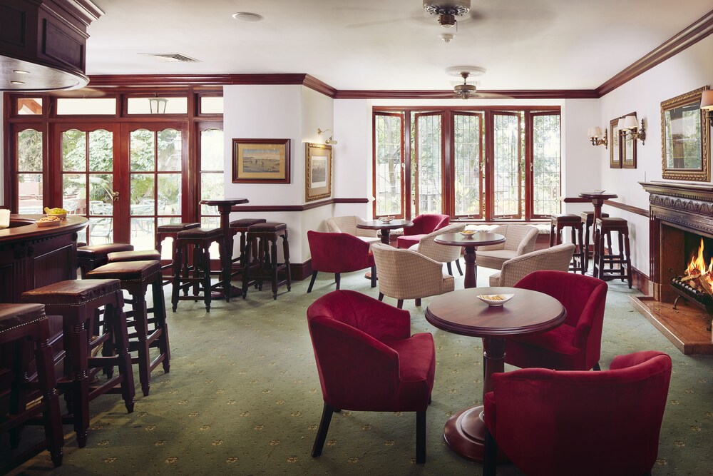 Hotel Bar