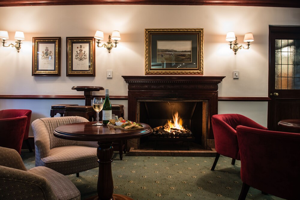 Hotel Lounge