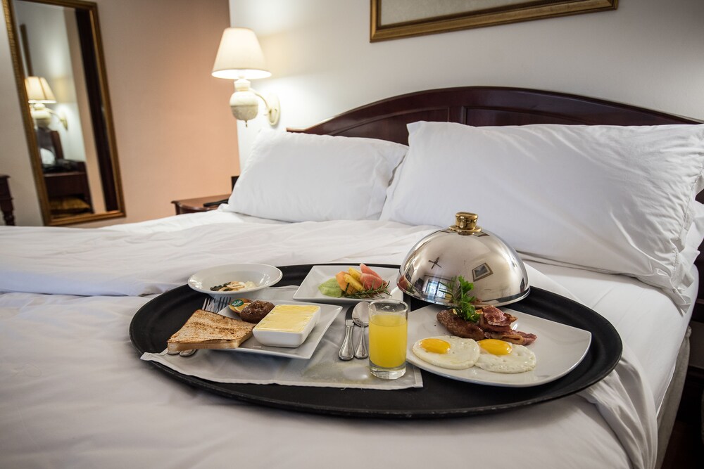 Room Service - Dining