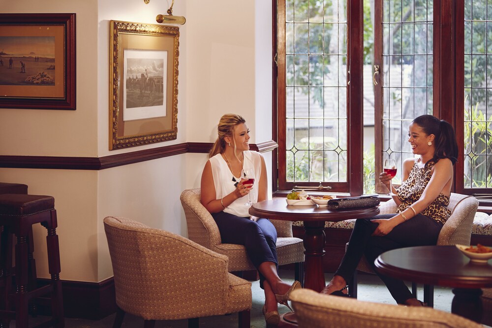 Hotel Bar