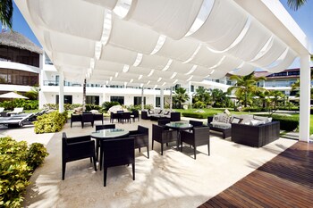 Hotel Lounge