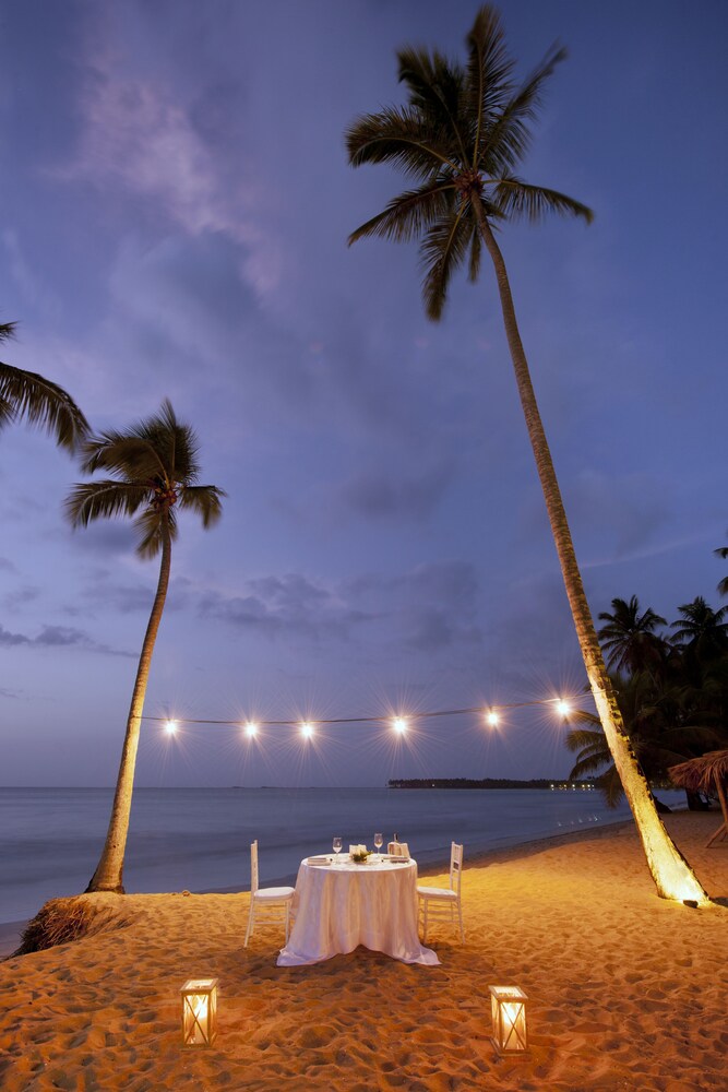 Couples Dining
