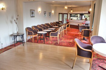 Hotel Lounge